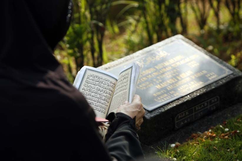Doa Ziarah Kubur Sesuai Sunnah